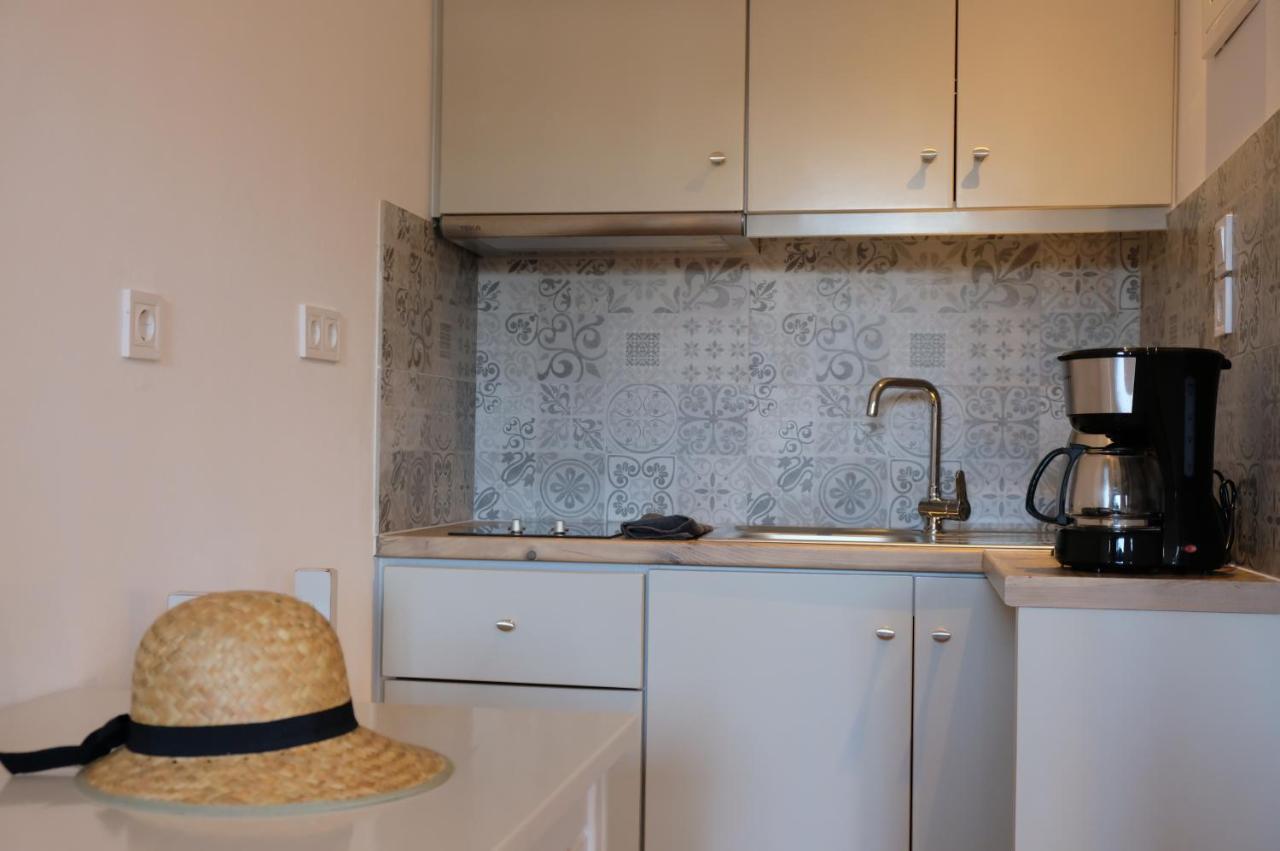 Helen'S Minimal Studios & Apartments Alikí Extérieur photo