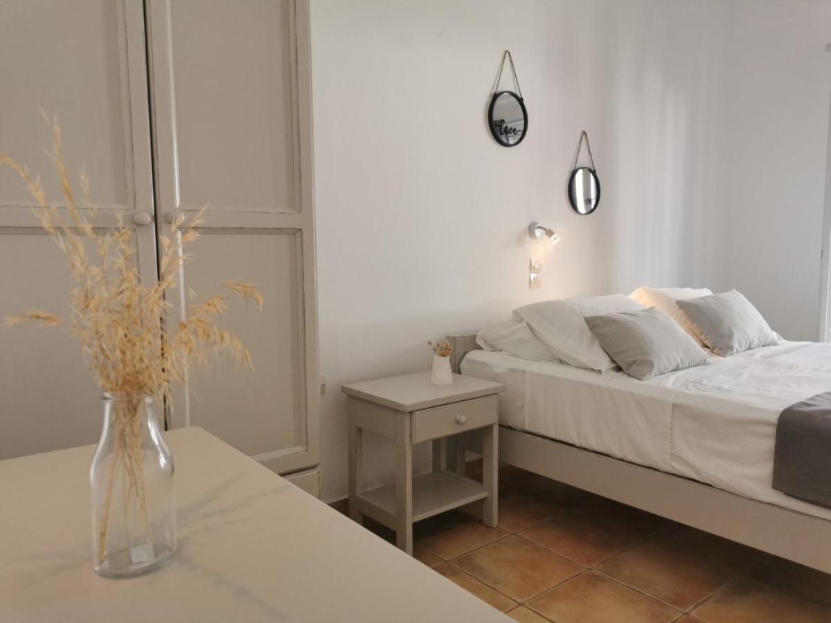 Helen'S Minimal Studios & Apartments Alikí Extérieur photo