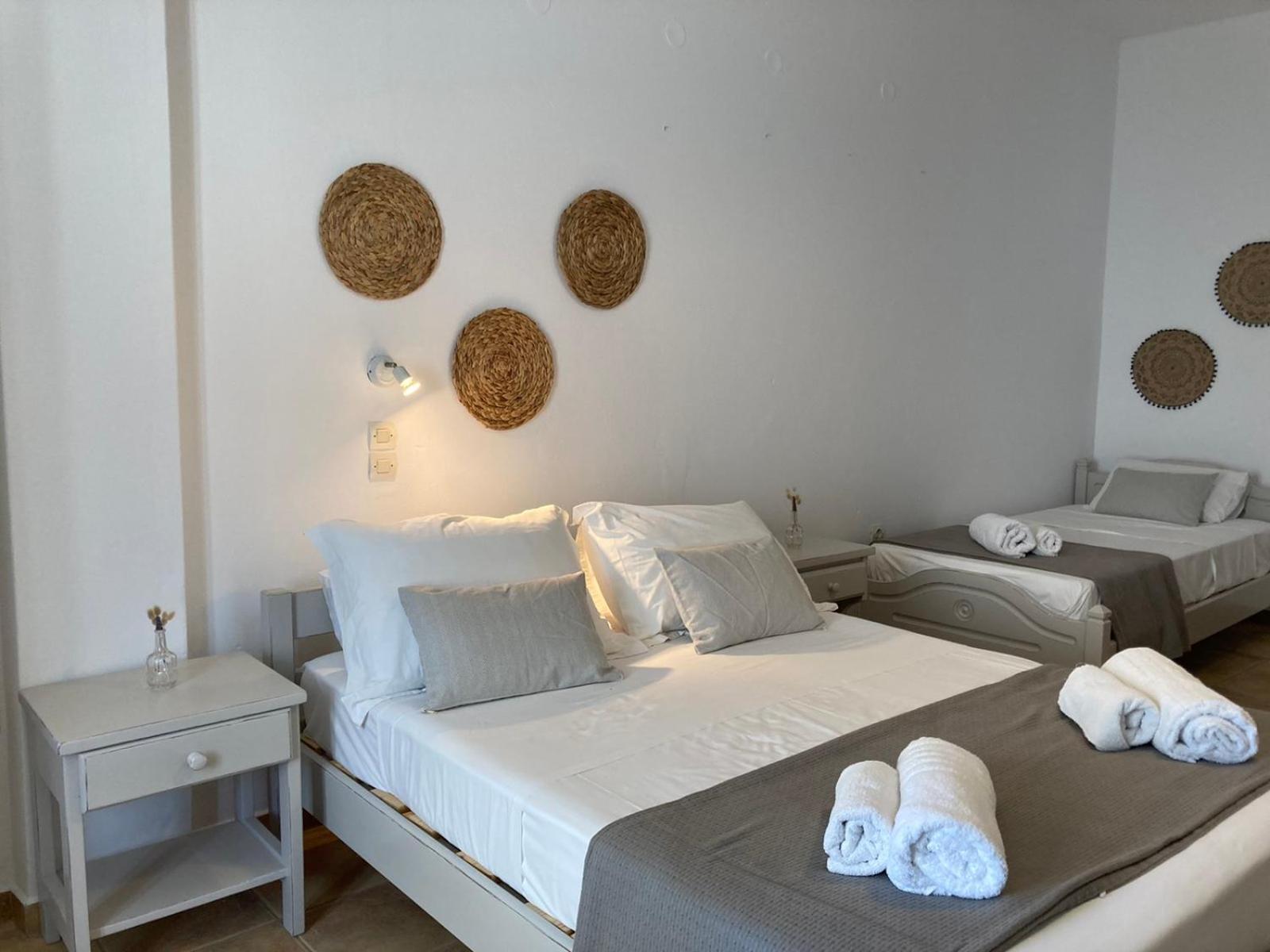 Helen'S Minimal Studios & Apartments Alikí Chambre photo